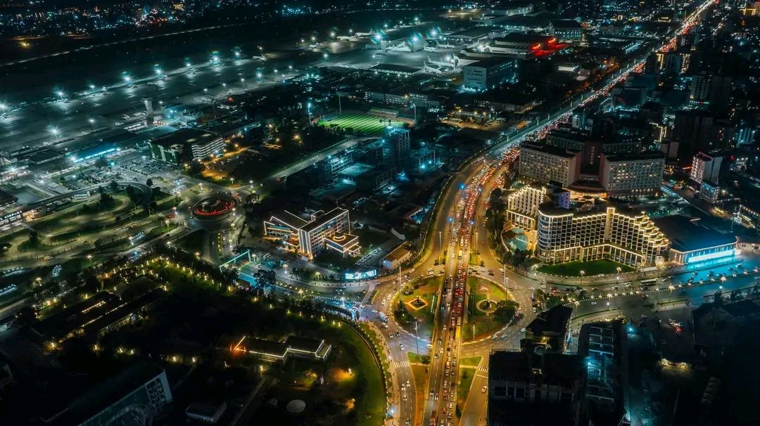 አንገት የሚያስደፉ ታሪኮቻችንን ቀልብሰን ፤ዛሬ ለዓለም ችለን መለወጣችንን በማሳየት ለአፍሪካ ኩራት ሆነን ትልቅ እንደ ነበርን፤ትልቅም ሆነን፤ታላቅነታችንን እያስቀጠልን እንገኛለን፡፡