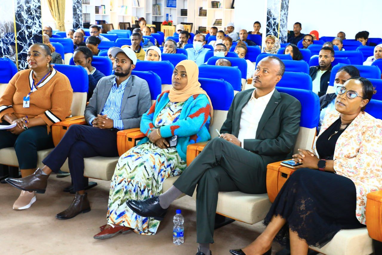 ለማህበረሰቡ ተደራሽ የሚደረጉ አገልግሎቶችን ቀልጣፋ እና በዘመናዊ ቴክኖሎጂ የተደገፉ ለማድረግ እንደ ከተማ በርካታ ውጤታማ ማሳያዎች ተተግብረዋል፡- ክቡር ዶ/ር ጀማሉ ጀንበር